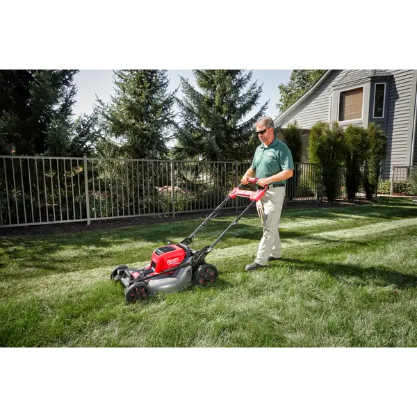 Milwaukee M18 FUEL 21″ Self-Propelled Dual Battery Mower Kit - Image 5