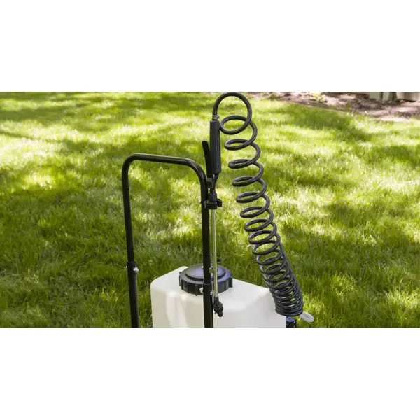 Agri-Fab 6 Gallon Push Sprayer - Image 4